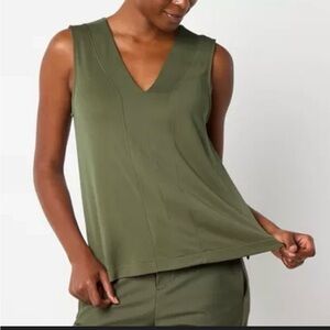 STYLUS Olive V-Neck Sleeveless Tank Top